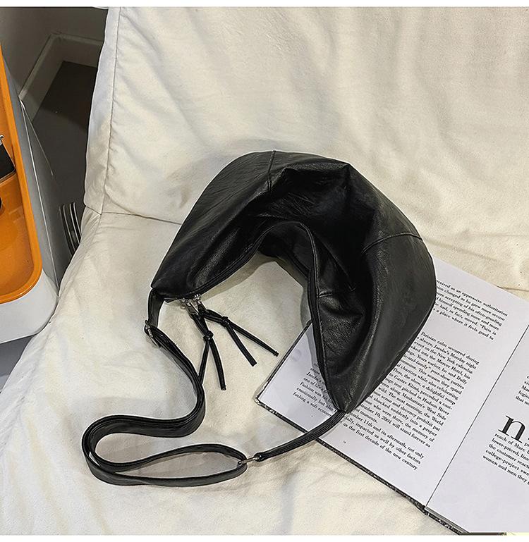 

New shoulder bag for men and women and couple crossbody bag for casual travel fashion and versatile European and American style bag Small чёрный