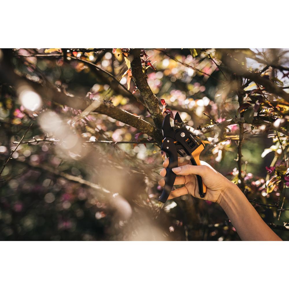 Fiskars Solid P121 Garden Pruning Shears - One-Handed 25cm
