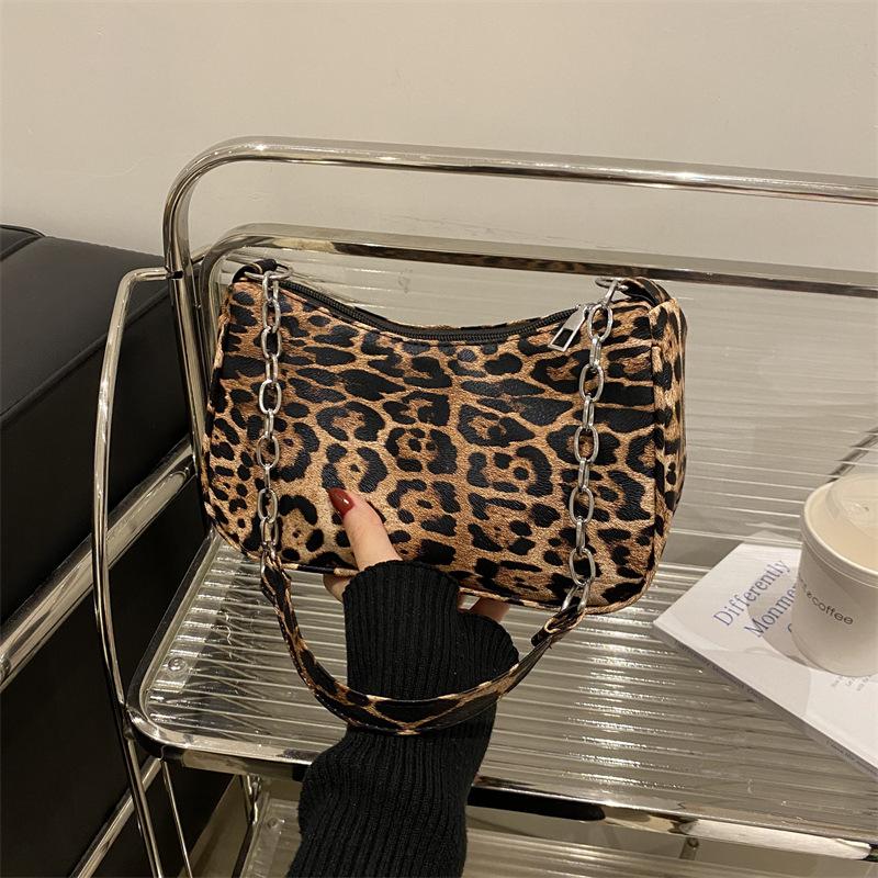 Retro Spice Girl Style Leopard Print Personalized Fashion Chain Portable Underarm Bag Niche Fashion Shoulder Bag Women