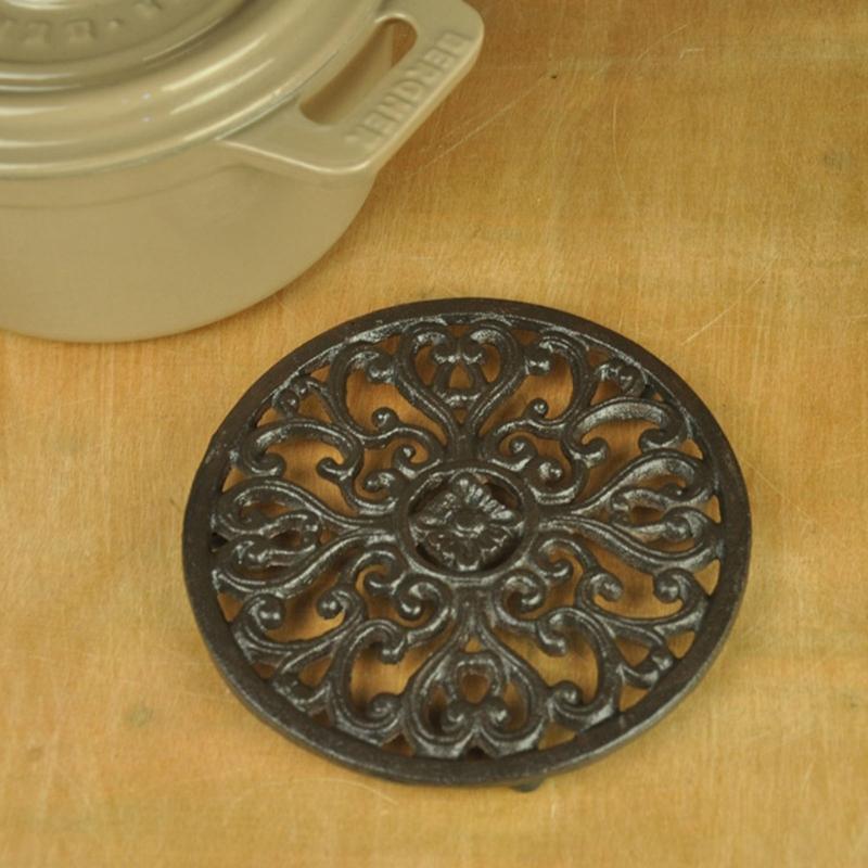 Rural Traditional Decorative Kitchen Stand With Against Slip Base Heatproof Wrought Iron Substance For Worktop Security 17cm Diameter