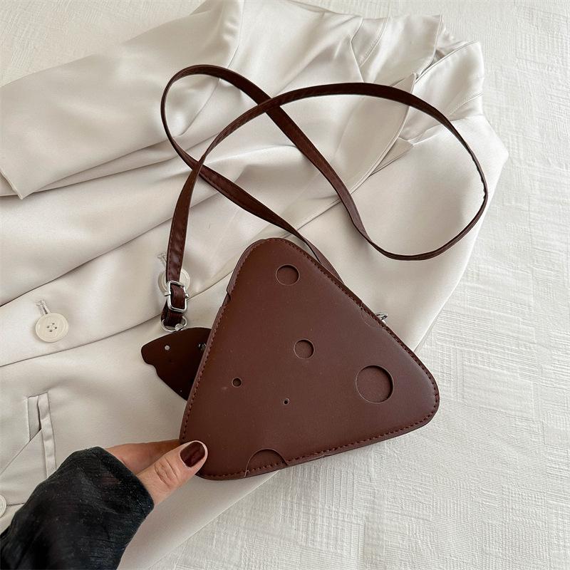 

2024 spring new foreign style girl personality cute fashion shoulder bag beautiful trend oblique casual small bag women коричневий