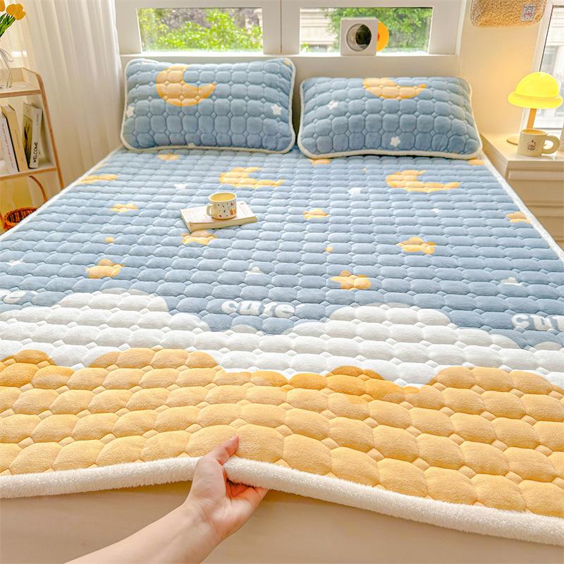 Milk Velvet Mattress Topper Warm Quilted Bed Sheet for Winter Warm Thin Tatami Mat Pad Mattress Protector Cover for Double Beds