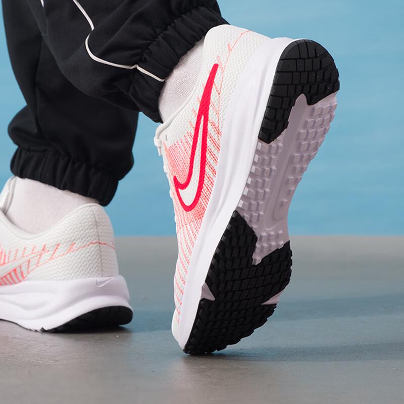 Nike Men's DEFY'7/24 Running Shoes
