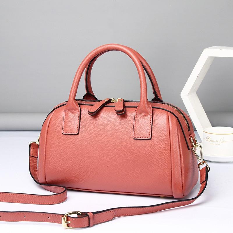 High-quality Cowhide Handbag OEM Plus Light Luxury Premium Travel Bowling Bag