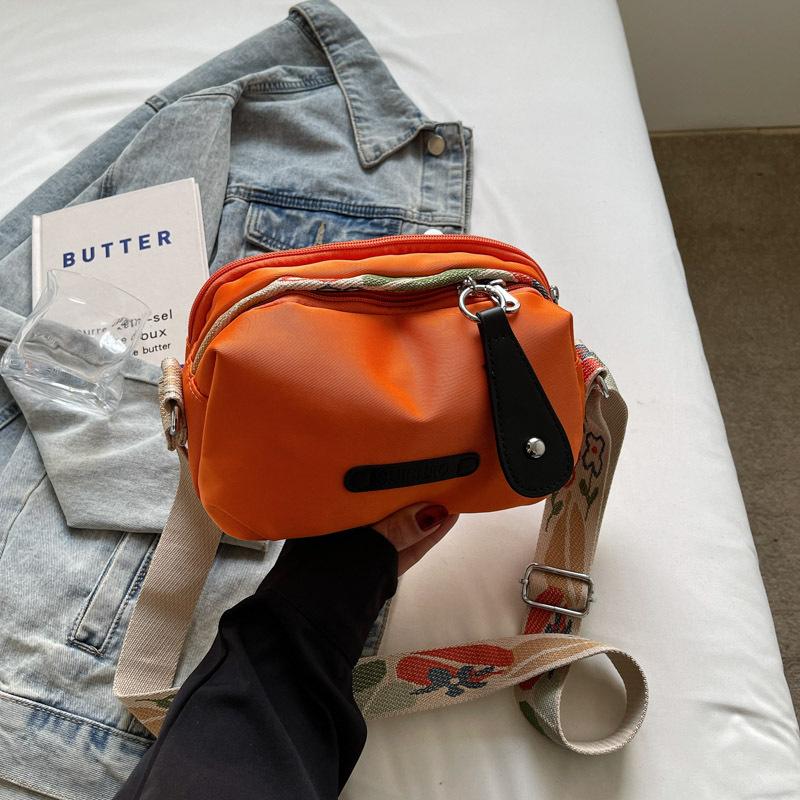 Simple and Fashionable Shoulder Bag, Fashionable and Large-capacity Lightweight Casual Shell Bag 2026 New Messenger Bag for Women