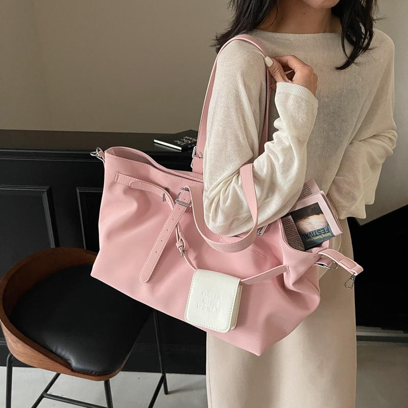

Winter retro pu large-capacity bag women s 2025 new fashion tote bag large-capacity armpit bag 52*20*26 розовый