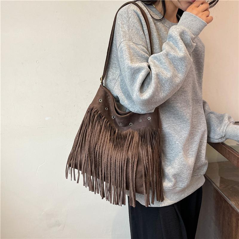 Yogodlns Boho Style Tassel Crossbody Bag Soft Frosted Tassel Straddle Bag Women Vintage Suede Shoulder Bag Casual Messenger Bag
