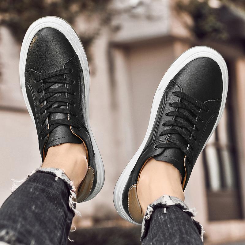 Fashion New Man Sneakers Lightweight Men Casual Shoes Flats Matching Male Board Shoes Lace Up Outdoor Shoes for Men Vulcanize Footwear