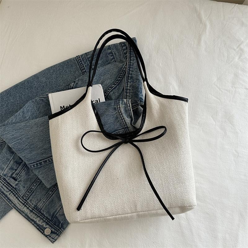 

New commuter fashion handbag personalized niche personalized tote bag women s shoulder underarm bag satchel чёрный