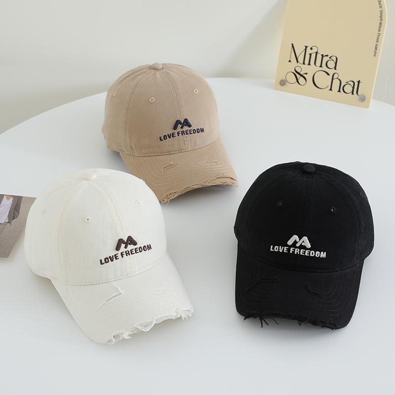 Casquette de baseball coréenne mignonne brodée grand tour de tête pour hommes et femmes même style coréen mode dessus souple casquette de baseball couple tendance