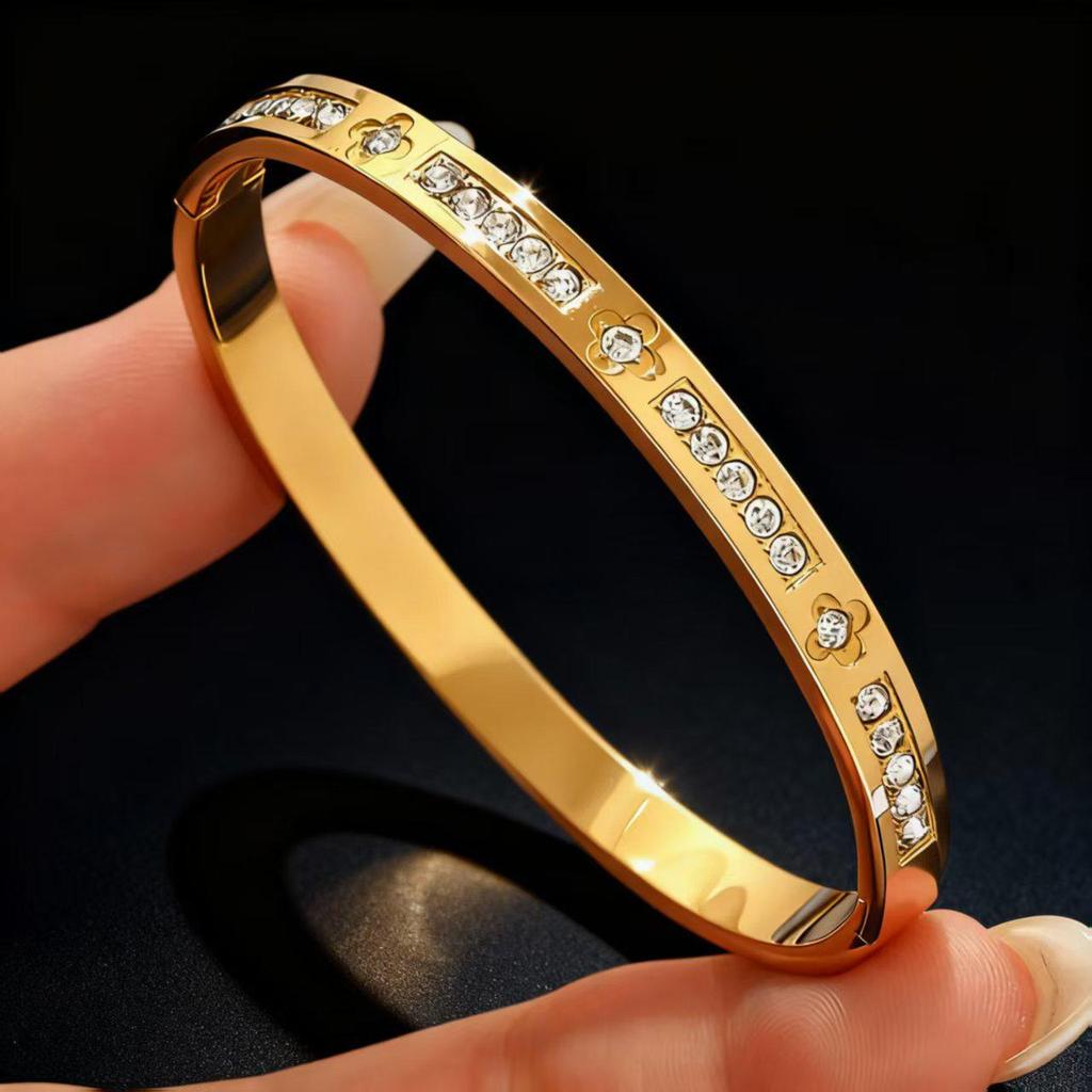 Exquisite Women's Gold-Plated Titanium Steel Bracelet