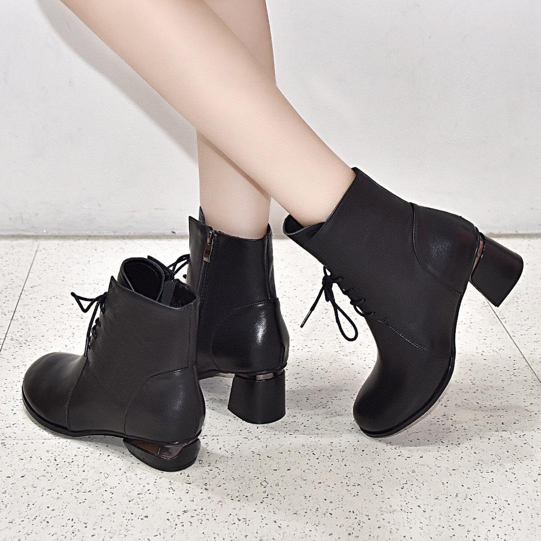 

Кожаные ботинки женские с круглым носком на шнуровке короткие ботинки двух видов высоты ботинки-локомотивы ботинки рыцаря модные ботинки 41