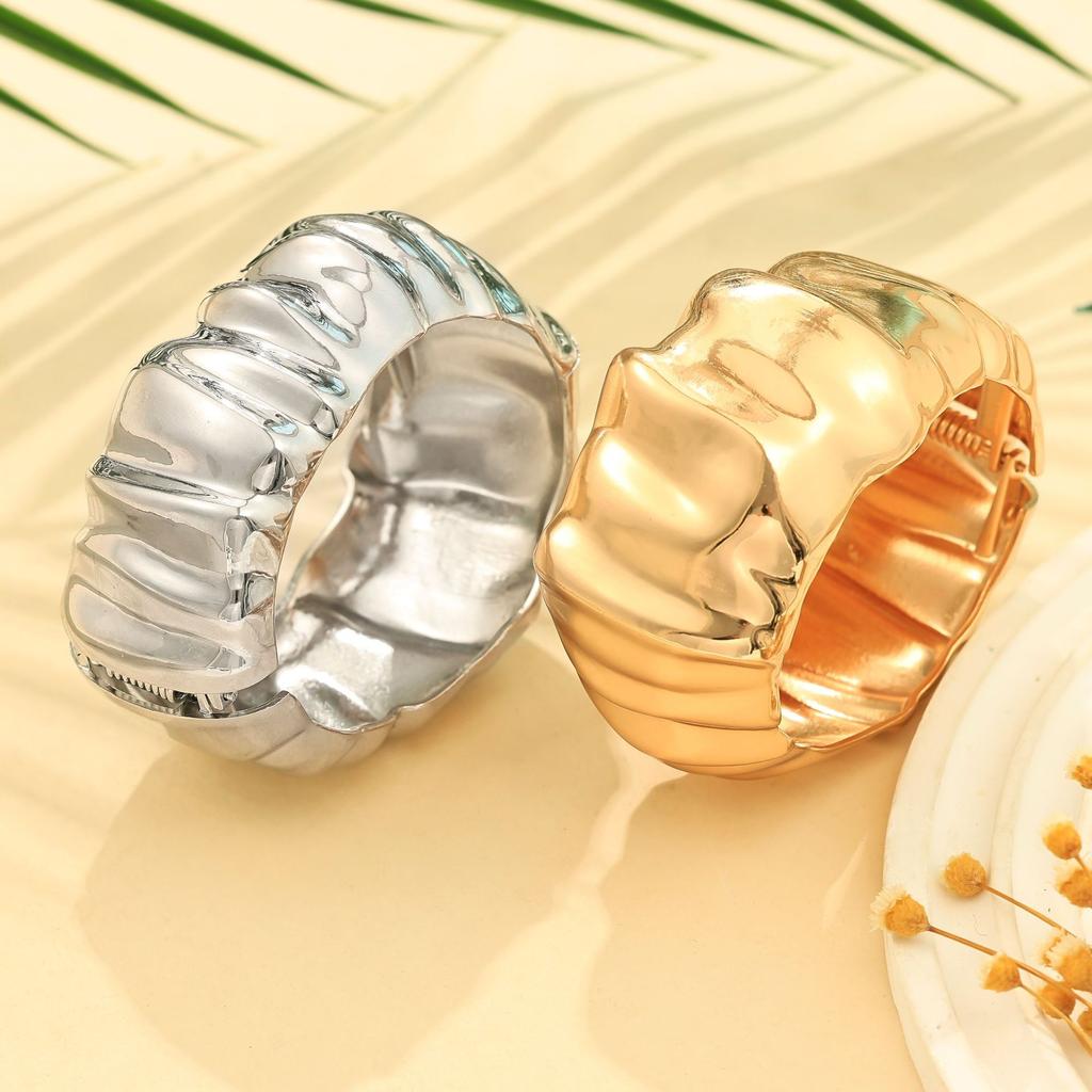 Hand jewelry exaggerated fashion irregular design feeling pleated personality bracelet ins cold wind bracelet