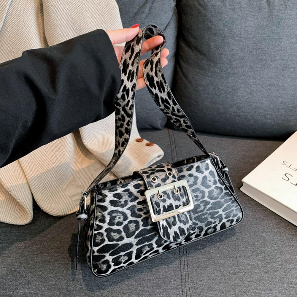 Kadın Leopar Desenli Moda Omuz Çantası Fermuarlı Üst Saplı Çanta Büyük Kapasiteli Şık Koltuk Altı Çantası Açık Hava Seyahatleri İçin