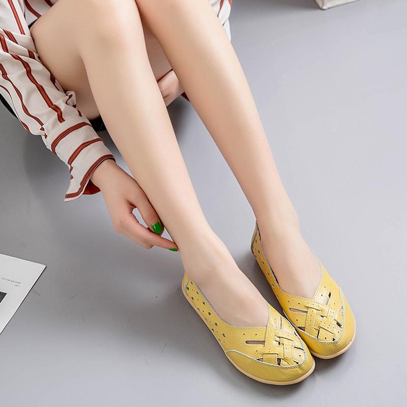 Women's Flats Loafers Leather Driving Shoes Moccasins Comfort Casual Slip On Summer Nurse Shoes for Mother Large Size