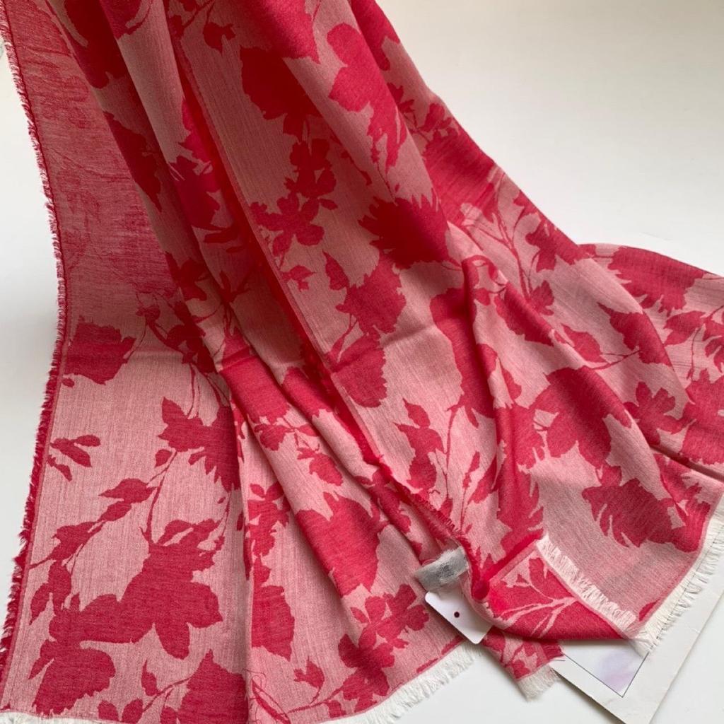 Elegant Floral Jacquard Woven Scarf Shawl for Europe and America