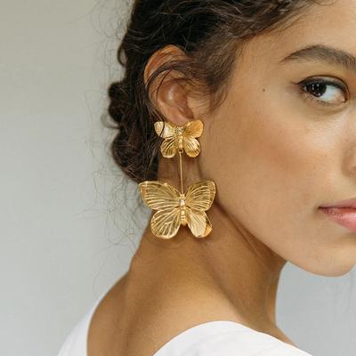 Individuelle Schmetterling Insekt Edelstahl Ohrringe 18K Goldfarbe Wasserdichte Ohrringe Elegantes Hängendes Charm Schmuckstück für Damen