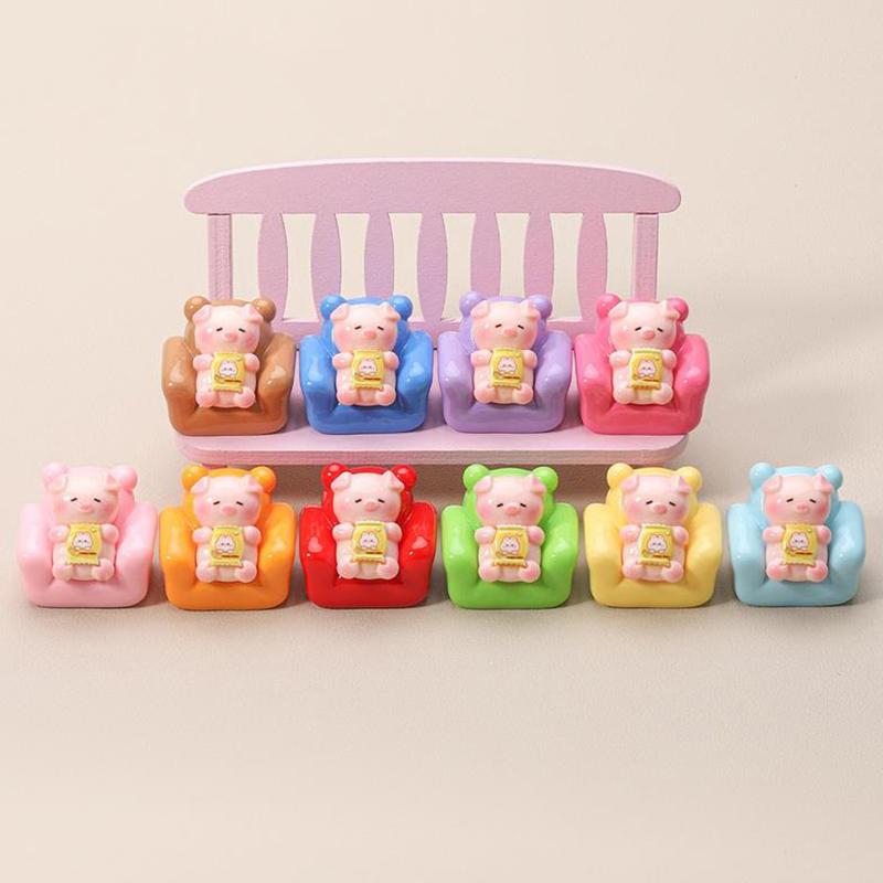 1/2Pcs Cute Pig Potato Chips Sofa Doll Car Ornaments Micro Landscape Ornaments Desktop Home Decor Dollhouse Toy Accessories Gift