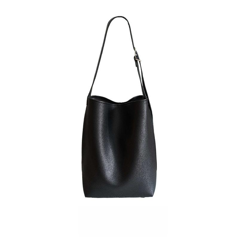 

1pcs Minimalist Fashion Bucket Bag Large-Capacity Outdoor Travel Casual Tote Daily Commute Single Shoulder Bag чёрный