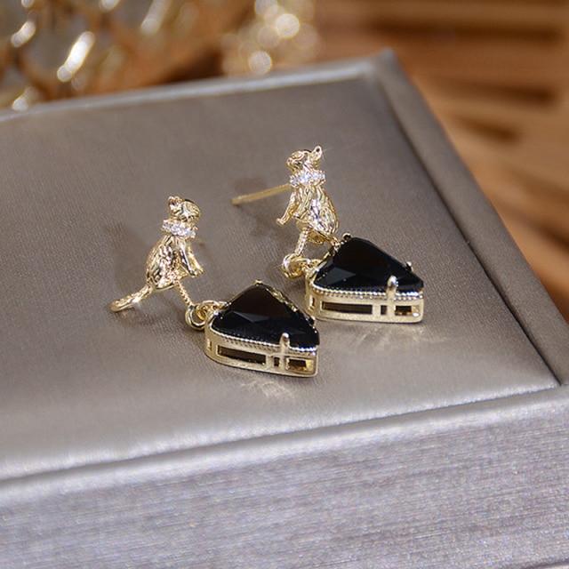 

Роскошные благородные женские серьги-кошки с большими черными кристаллами, серьги-гвоздики, элегантное кольцо для ушей, изящные ювелирные изделия, водонепроницаемая подвеска, бижутерия чёрный