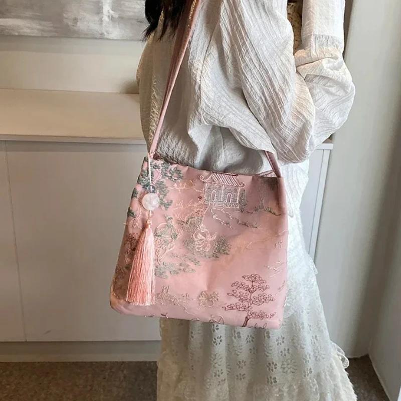 Hot Selling Chinese Style Embroidered Fashionable Women's Shoulder Bag 2026 Summer New Trend Large Capacity Handbag