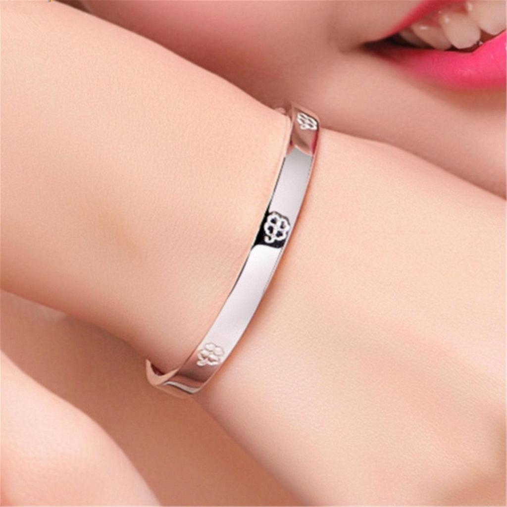 Korean Style Four-Leaf Clover Slim Bracelet - Popular Fashion Bangle with Leaf Design