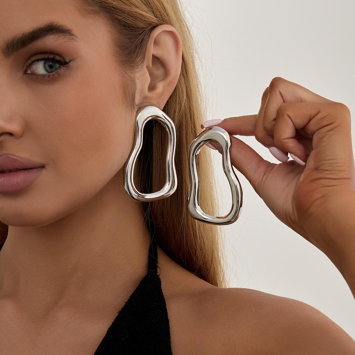 

Ingemark Retro Creative Irregular Hollow Geometric Stud Earrings Women Minimalism Punk Metal Piercing Earrings New Jewelry Gift