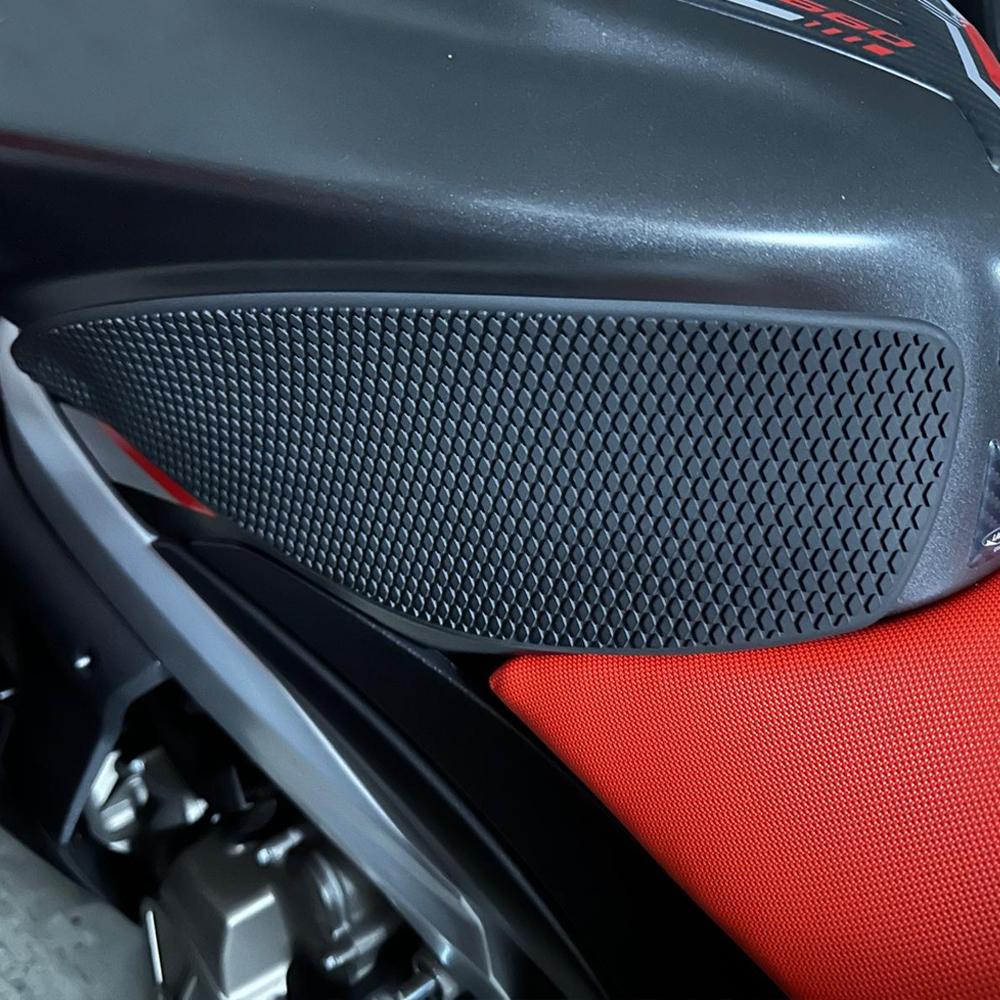 RS660 Tank Pads Protector For Aprilia Tuono RS 660 2021 2022 2023 2024 Motorcycle Accessories Side Fuel Traction Stickers Decal
