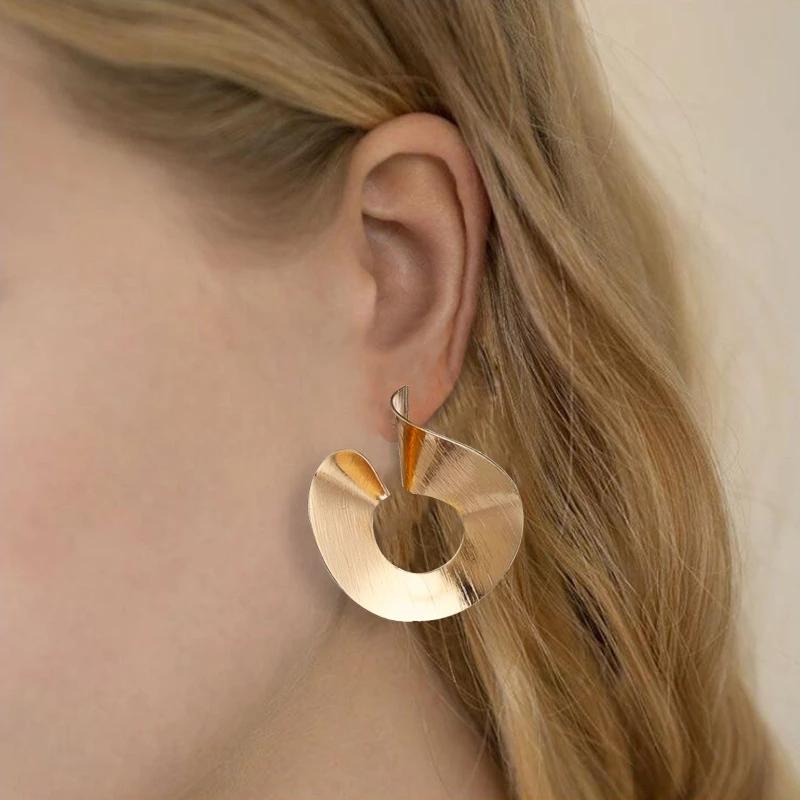 New Fashion Gold Metal Drop Earrings for Women Irregular Geometric Pendants Earrings Trend Brincos Jewelry Gift