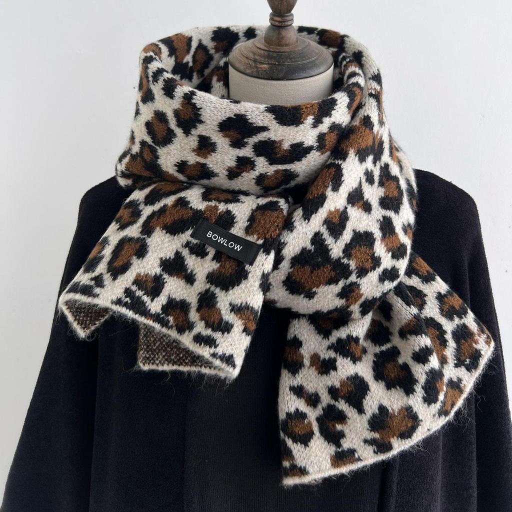 Korean Style New Style Gray Leopard Print Scarf for Women Winter Knitted Woolen Scarf with High Quality and Wool