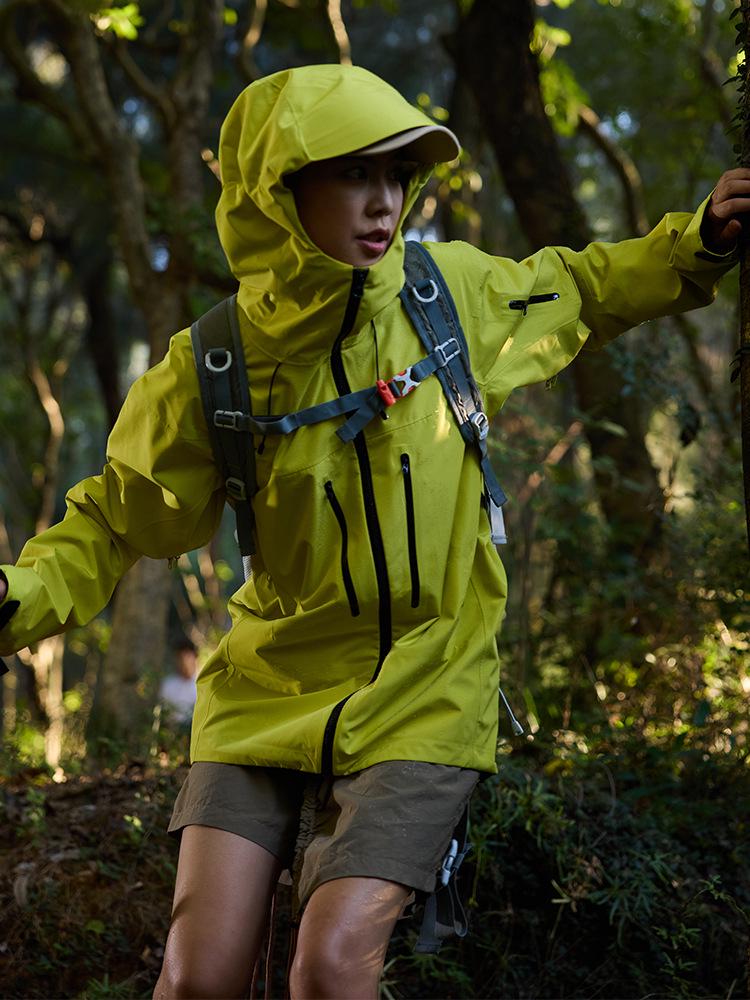 High-Quality Men’s Outdoor Waterproof Windbreaker Jacket - Single-Layer, Soft Shell, Ideal for Mountaineering