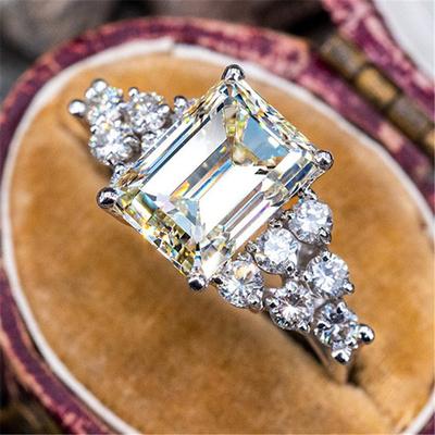 Weißer quadratischer Zirkonia Ehering für Damen Luxuriöser Trendiger Verlobungs-Ewigkeits-Schmuck Damenaccessoire
