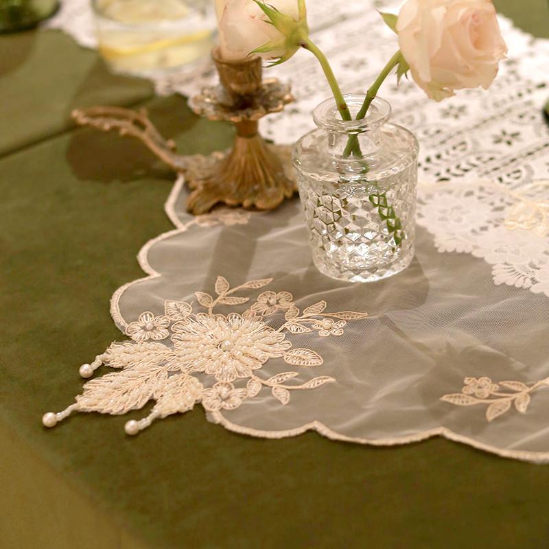 1Pc Embroidered Flowers Retro French Pearl Fresh Sweet Dust Cover Cloth Arts And Crafts Tea Table Mat Tablecloth