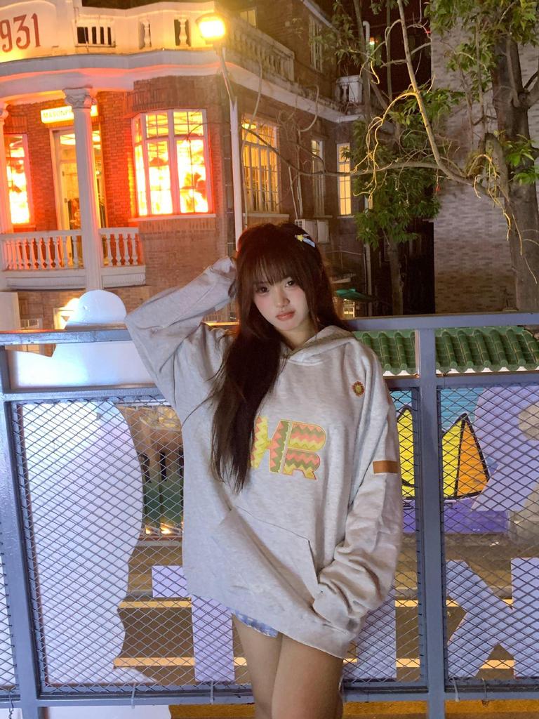 Tide Embroidered Hooded Sweatshirt: Women's Loose-Fit College Street Style, Perfect for Spring and Autumn.