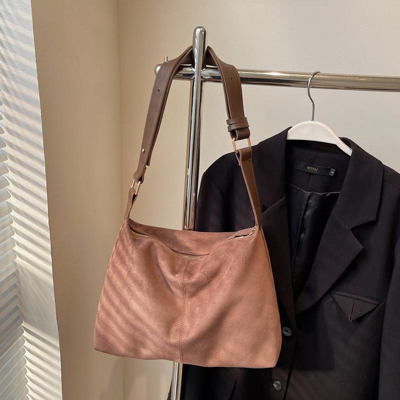 Winter Fashion Large-capacity Underarm Messenger Bag Women's Bag 2025 New Matte Tote Bag Trendy Versatile Shoulder Bag