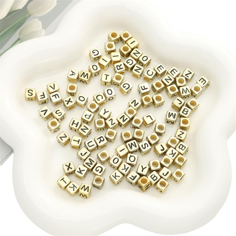 50 pz 6mm Cubo Quadrato Acrilico Fai da Te Perline Lettere Alfabeto A-Z Lettere Inglesi Per Braccialetto Collana Gioielli
