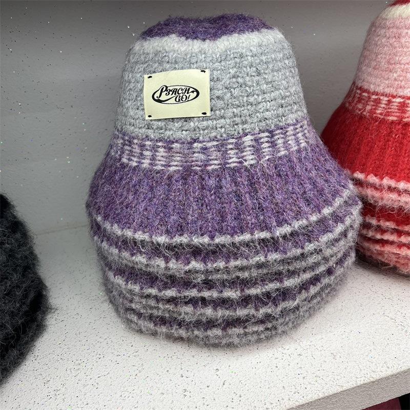 Hand hook knitted bucket hat women's new color matching retro niche design sense woven simple wool hat women