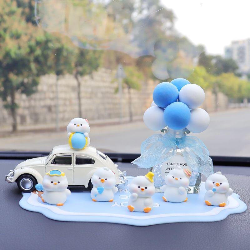 Cute Cartoon Duck Car Ornaments: Creative Interior Accessories