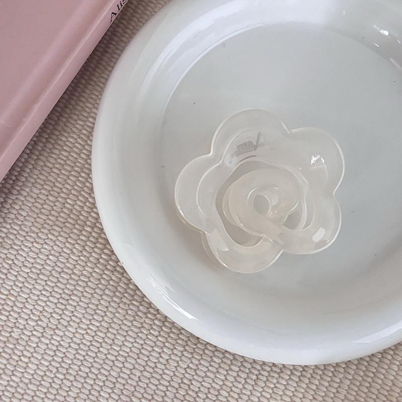 

Creamy Off-White Hair Claw Clip for Half-Up Hairstyles