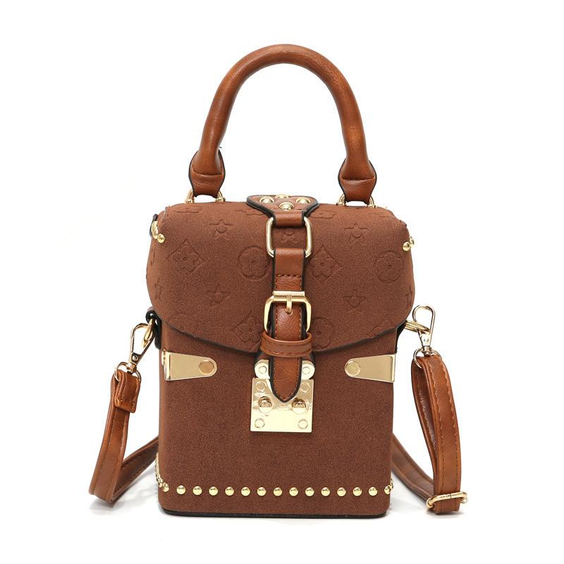 

Sense 2024 — новая женская сумка, поясная пряжка, сумка-коробка с заклепками, маленькая квадратная сумка, модная ретро-портативная сумка-мессенджер. коричневый