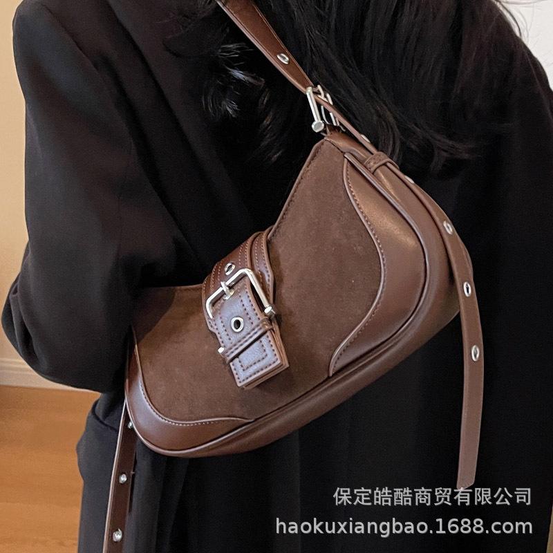 Autumn and Winter Retro Underarm Bag Women's 2025 New Shoulder Messenger Bag High-end Texture Fashion Underarm Bag Small Square Bag