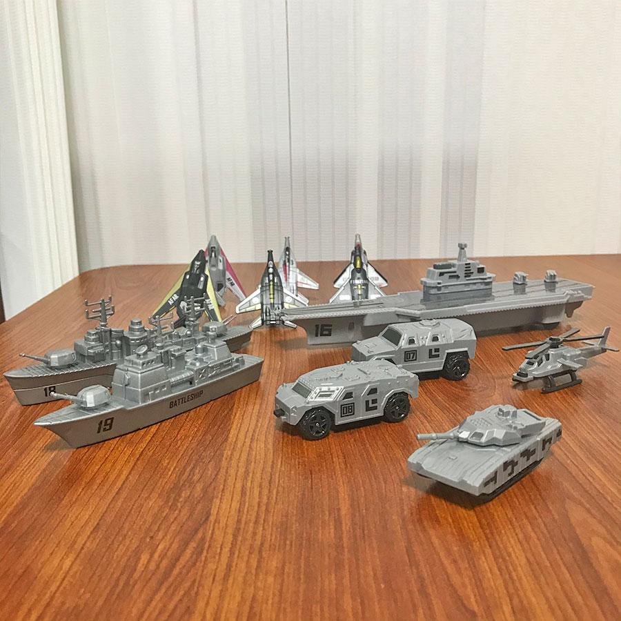 

бронетехника подразделение танк вертолет авианосец боевая группа крейсер фрегат детская игрушка мальчик рождественский подарок