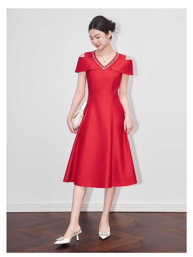 Elegant French V-Neck Off-Shoulder Summer Evening Dress - Light Luxury Studded Waist-Hugging Design