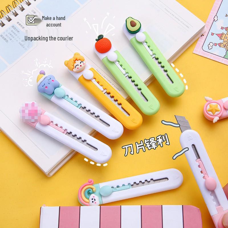 Custom Cute Cartoon Bear Utility Knife for Paper Cutting and Unboxing - Ideal for Students and Offices
