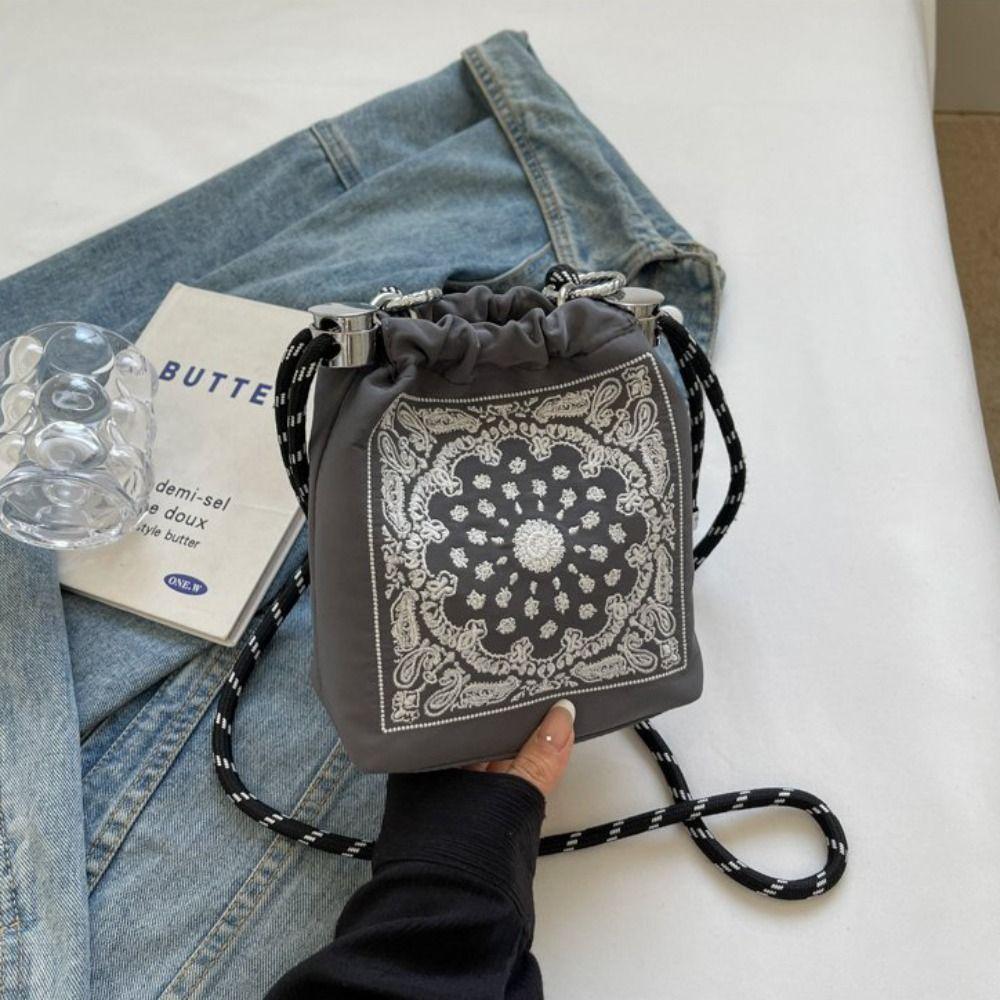 

Нейлоновая сумка-ведро через плечо с цветком кешью, сумка для мобильного телефона, сумка с вышивкой и кулиской для девочек серый