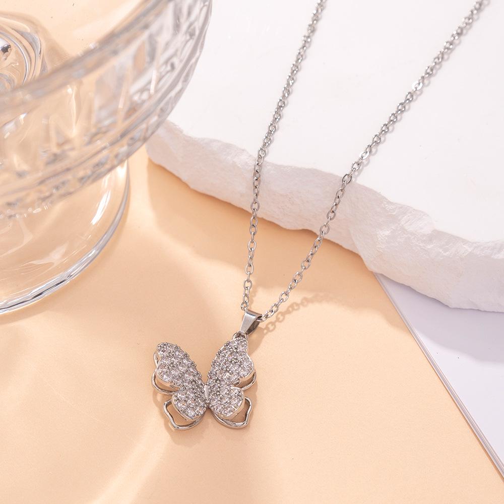 Zircon Flower Pendant Necklace: Elegant Clavicle Chain Jewelry for Women