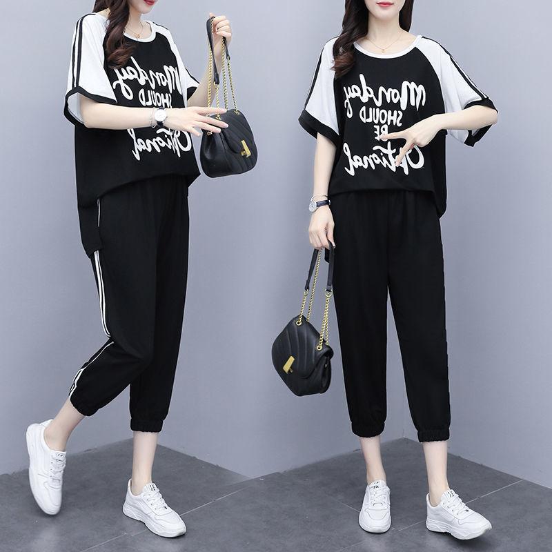 Women's Summer Loose-Fit Flattering Set: Short-Sleeve T-Shirt + Capri Pants Comfortable Casual Two-Piece Set