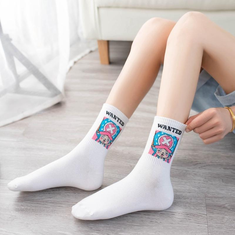 One Piece Neueste Anime Socken Cartoon Luffy Niedlich und Charmant Chopper Blütezeit Herbstzeit Baumwolle Kurze Socken Accessoire designed für Männer Frauen