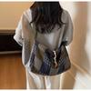 Autumn/Winter Retro Plaid Tote: Lightweight, Versatile, Large-Capacity Women's Crossbody Bag