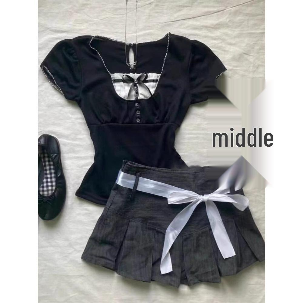 Korean Sweet & Spicy Summer Outfit: Petite Influencer Top & Pleated Skirt Two-Piece Set